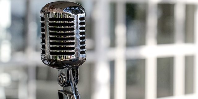 microphone-5340340_640